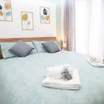 Comfort And Metro 2 Steps Away, Perfect For 3 Guests