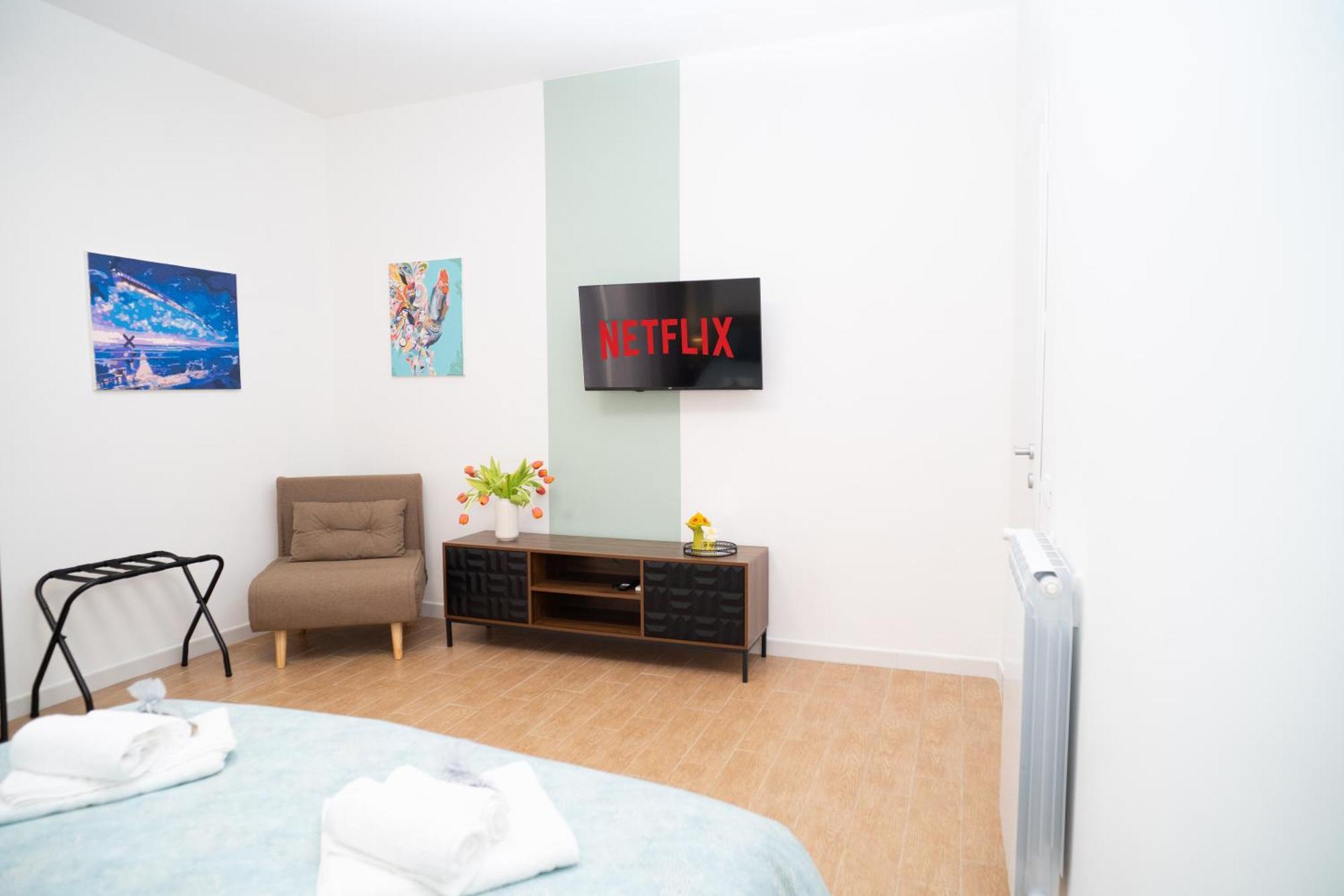 Apartment Comfort And Metro 2 Steps Away, Perfect For 3 Guests Rom