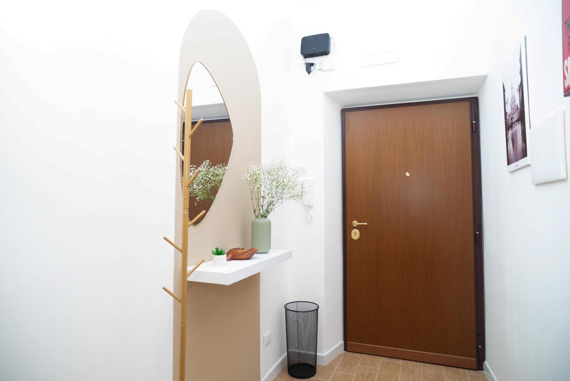 Comfort And Metro 2 Steps Away, Perfect For 3 Guests *