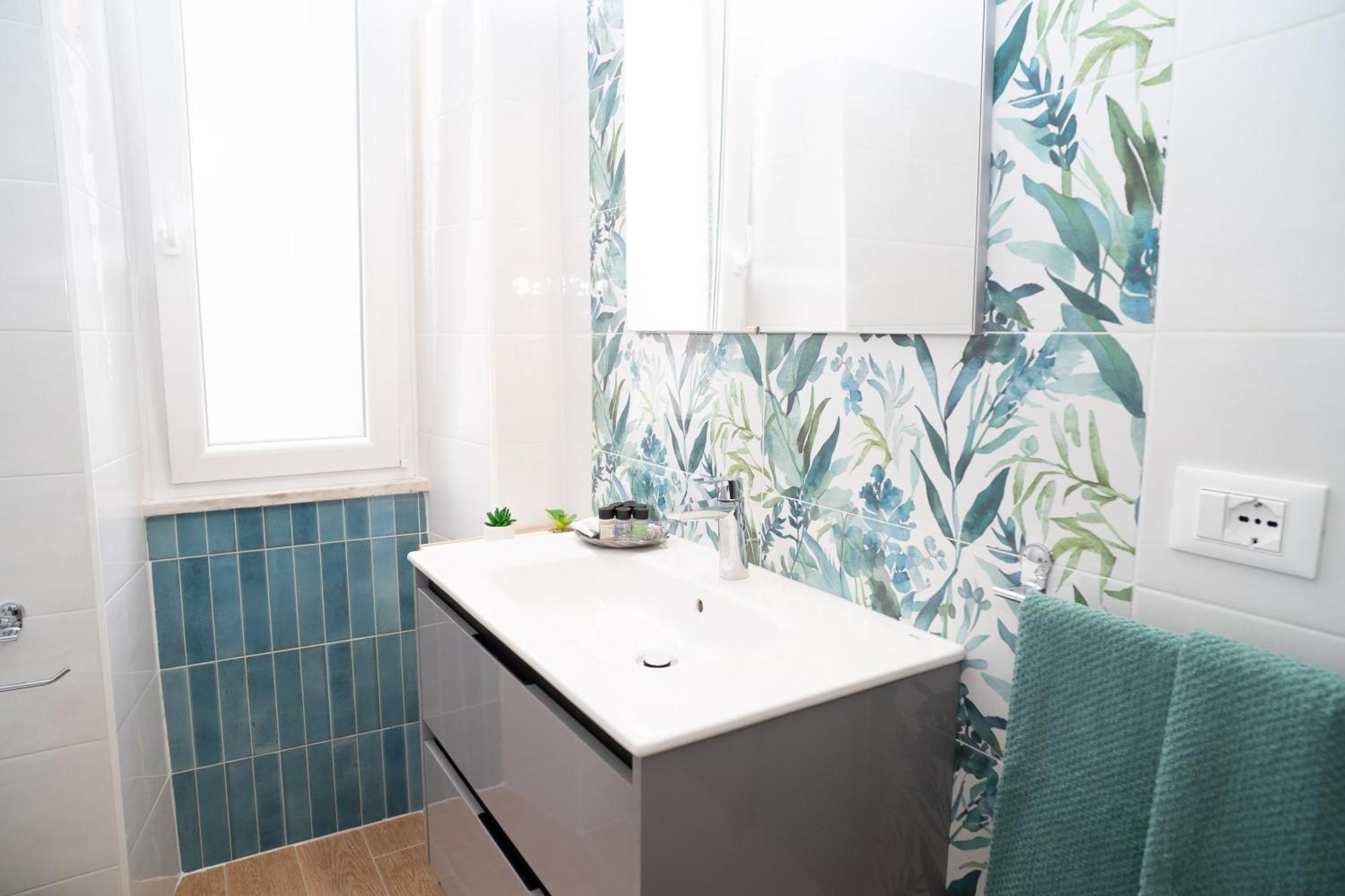 Comfort And Metro 2 Steps Away, Perfect For 3 Guests