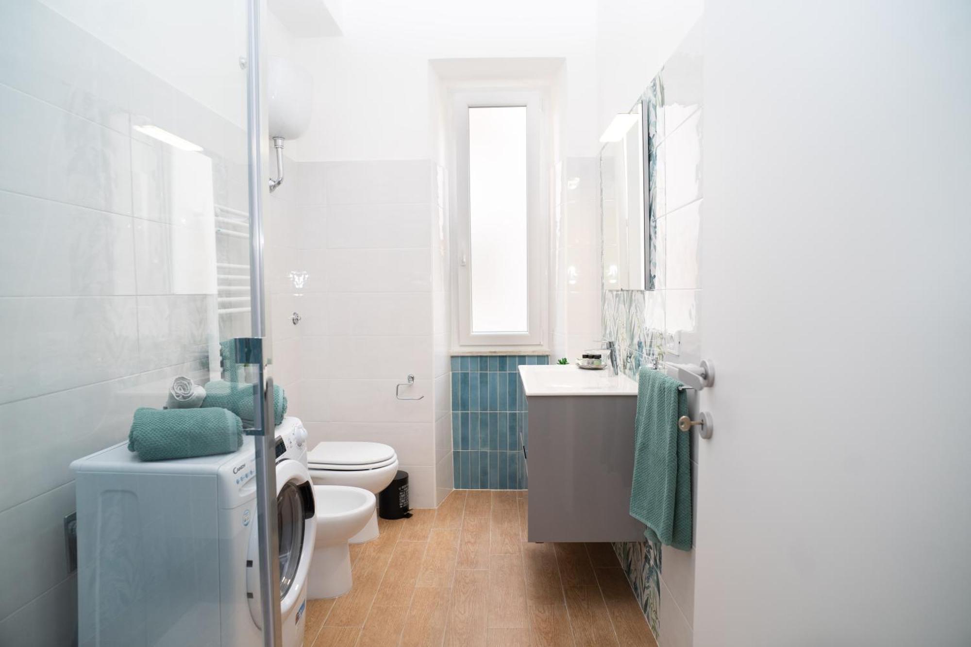 Apartment Comfort And Metro 2 Steps Away, Perfect For 3 Guests Rom