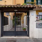 Comfort And Metro 2 Steps Away, Perfect For 3 Guests
